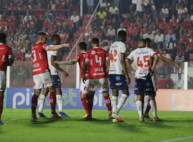 Pela Série B, Bahia sai atrás, mas arranca empate com o Vila Nova fora de casa 