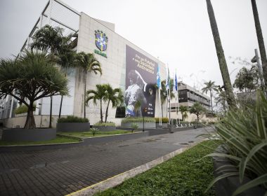 Com membros do Bahia, CBF cria comissão de combate ao racismo e à violência no futebol