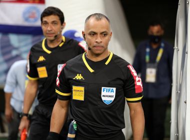 Wilton Pereira Sampaio apita duelo entre Bahia e Guarani na Fonte Nova