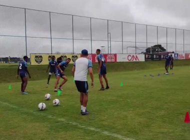 Barroca escala Goulart no meio e Davó no ataque durante tático do Bahia