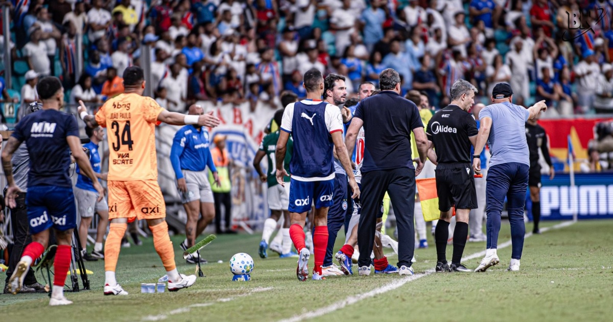 Árbitro lucas casagrande reabre polêmica entre bahia e palmeiras