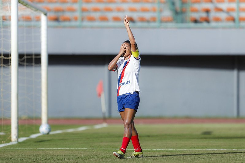 Bahia se consolida no topo em todas as frentes e figura no G-5 do masculino, feminino e Sub-20 10 Cássia comemora gol diante do América-MG