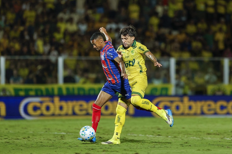 Ademir vira dúvida no Bahia para enfrentar o Flamengo após lesão no ombro