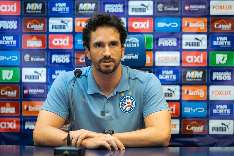 Auxiliar de Ceni detalha escolhas por Gilberto e Willian José, mas admite: “A gente pecou muito”