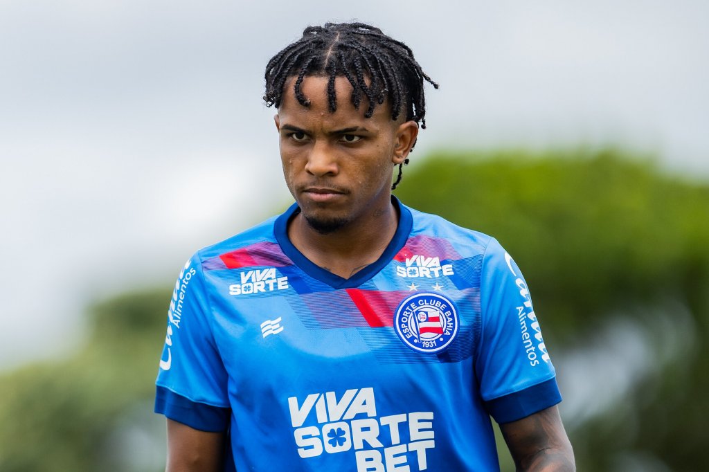 Kayky viaja para assinar com o Internacional