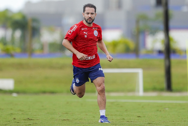 Everton Ribeiro não viaja para enfrentar o Fluminense; saiba motivo