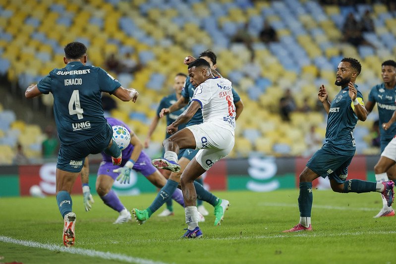 Ronaldo brilha com defesas; Bahia empata com o Fluminense no Maracanã 6 Lance de jogo entre Bahia e Fluminense no Maracanã