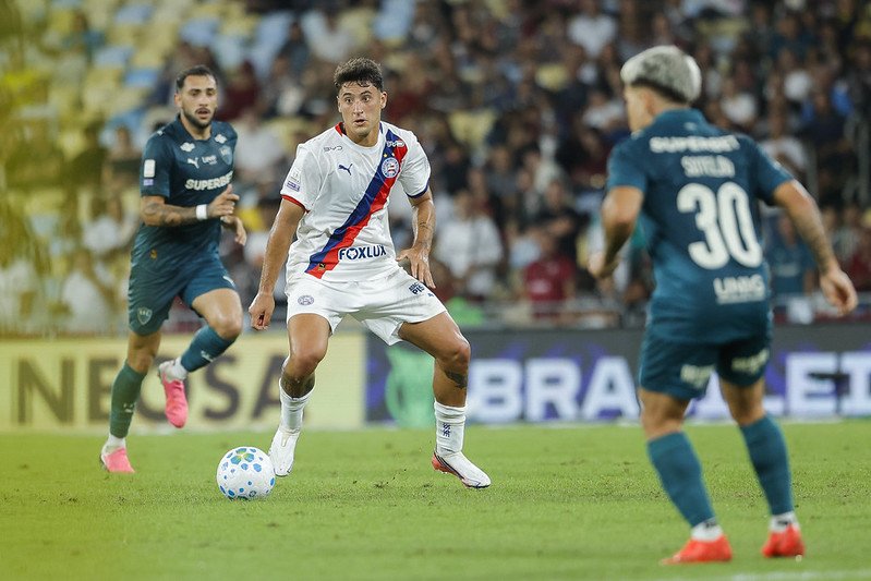 Ronaldo brilha com defesas; Bahia empata com o Fluminense no Maracanã 5 Lance de jogo no Maracanã entre Fluminense e Bahia
