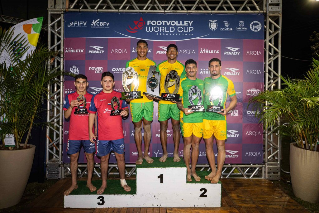 Índio e Felipe durante a fase final