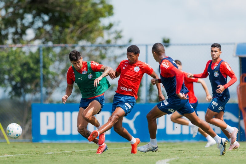 Ceni comanda treino tático, e Bahia avança na preparação para o Ba-Vi; saiba como foi