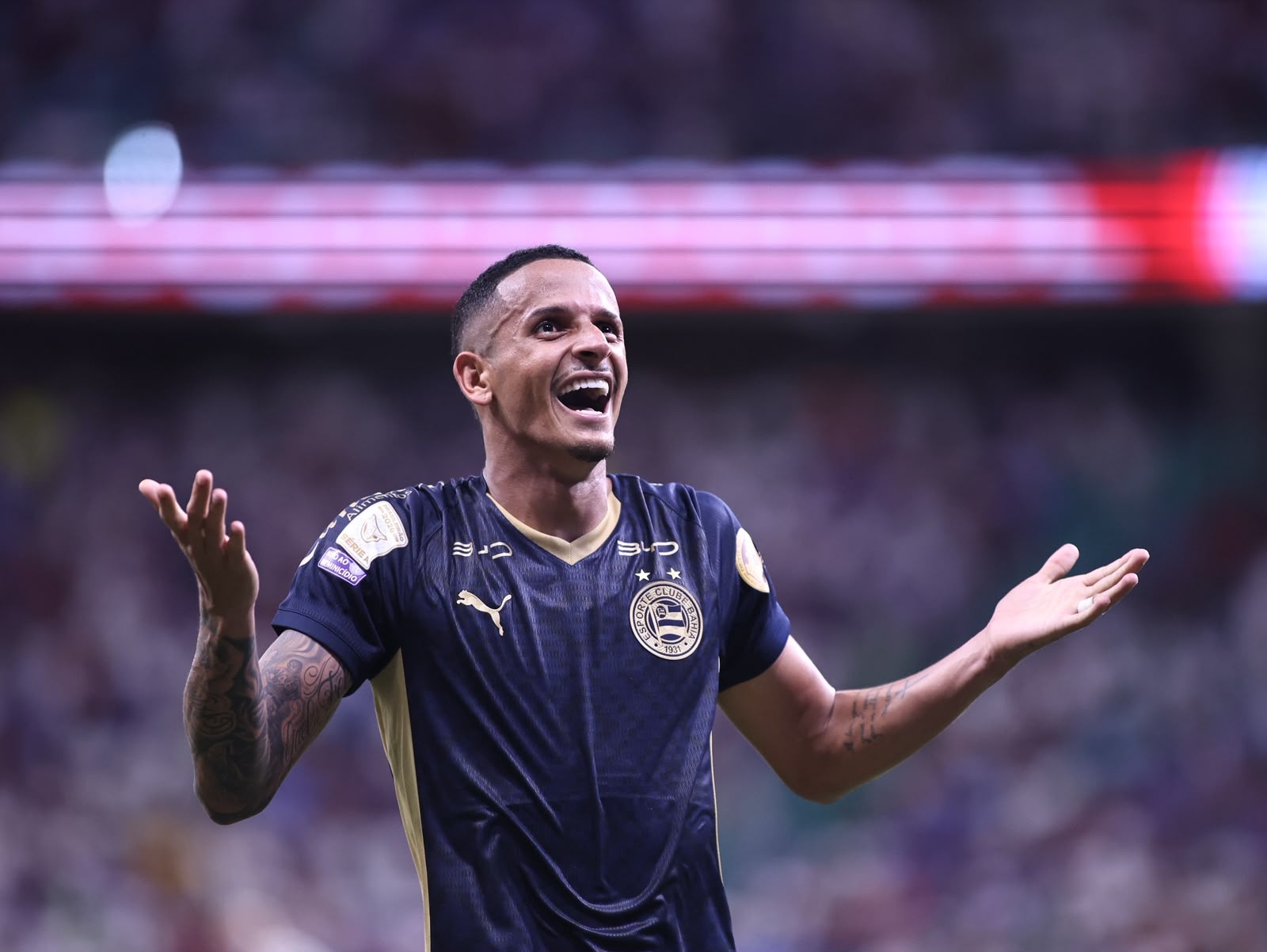 Artilheiro da temporada, Juba se torna defensor com mais gols pelo Bahia no século