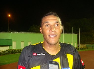 Esporte Clube Bahia on X: 🤲🏾 Jogador do Bahia entre 2007 e 2009, o  ex-zagueiro e volante Rogério Sodré está precisando realizar uma cirurgia  no quadril. Neste domingo haverá um torneio beneficente