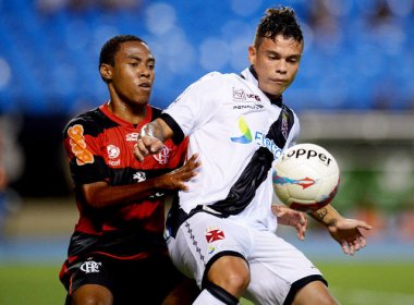 Elias comemora triunfo em cima do Vasco e avisa: 'Temos muito a crescer'