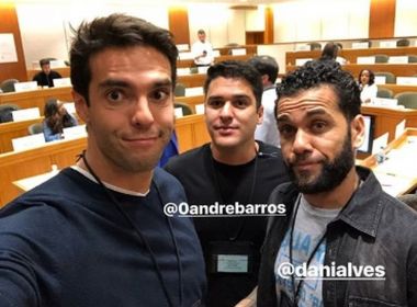 Fora da Copa, Dani Alves se junta a Kaká em curso de gestão esportiva em Harvard 
