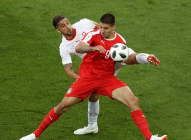 Após derrota para a Suíça, Federação da Sérvia acusa Fifa de 'roubo brutal' 