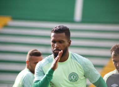 Luiz Antonio recebe proposta do futebol árabe e pode deixar a Chapecoense