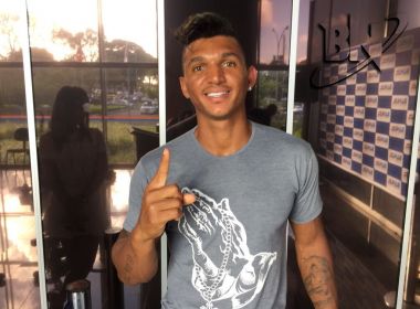 Isaquias vibra com conquista do ouro no C2 500m e dedica medalha para treinador