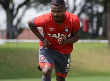 Nikão reforça o Atlético-PR para duelo com Bahia; Marcinho é dúvida