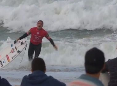 Surfe: Mineirinho se machuca ao entrar na Ã¡gua e estÃ¡ fora de Peniche