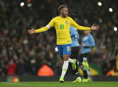 Sem brilho, Brasil bate o Uruguai com gol de pênalti cobrado por Neymar