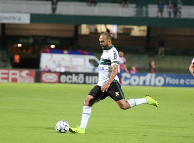 São Bento anuncia contratação do centroavante Alecsandro