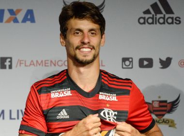 'Vim para ser campeão', diz Rodrigo Caio em apresentação no Flamengo