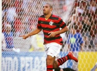 Ídolo do Flamengo, Adriano posta foto de churrasco e é criticado