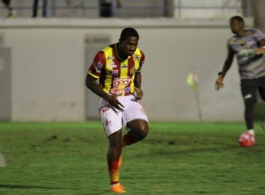 Com dois de Gustavo Balloteli, Juazeirense vence o Jacobina no Estádio Adauto Moraes