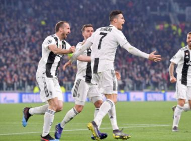 Cristiano Ronaldo marca três vezes e classifica Juventus na Liga dos Campeões