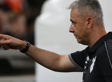 Tiago Nunes destaca maturidade do Athletico-PR ao suportar pressão do Bahia no fim