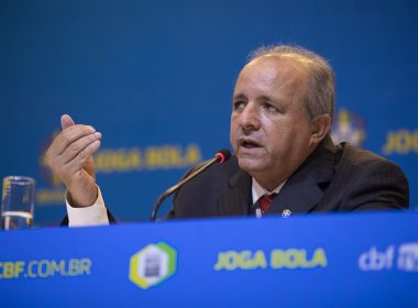 Técnico da seleção feminina, Vadão diz que mulheres são 'difíceis de acalmar' no vestiário