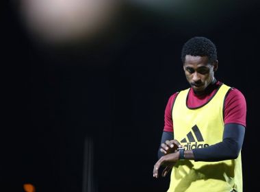 Ex-Vitória, Denílson destaca boa fase no futebol árabe: 'Tive uma adaptação rápida'