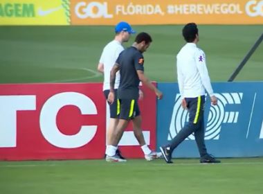 Após dividida, Neymar deixa treino da seleção mancando; atacante já iniciou tratamento