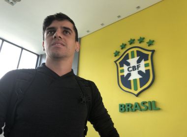Lesionado, Fagner se apresenta a seleção e será reavaliado por médico da CBF