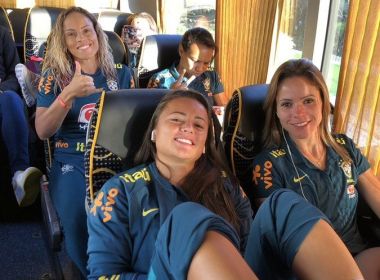 Seleção feminina embarca para a França; Marta inicia fase de transição