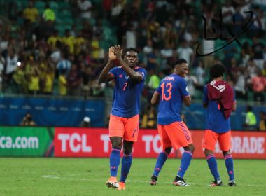 Zapata celebra gol e lamenta cartão por tirar a camisa: 'Não consegui controlar'