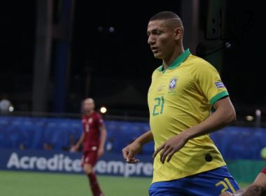 Richarlison diz entender vaias da torcida: 'Esperam show porque pagam caro no ingresso'