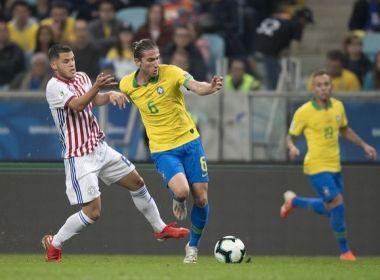 Filipe Luís sente a coxa, vira dúvida para semifinal, mas médico do Brasil prega cautela
