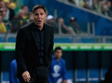 Apesar de eliminação, técnico do Paraguai exalta esforço do time: 'Orgulhoso'