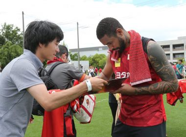 Ex-Bahia e Vitória, Eduardo celebra fase no Japão: 'Estou muito feliz'