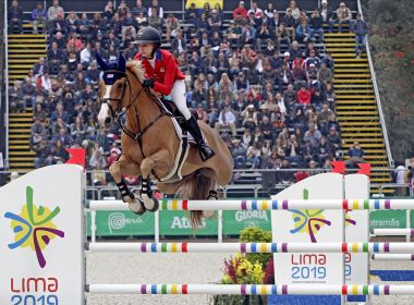 Filha de Steve Jobs comemora bronze no hipismo do Pan: 'Grande momento'