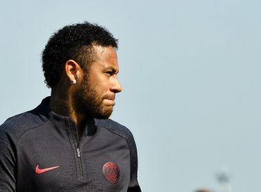 'Tudo depende do Barcelona', diz Leonardo sobre transferência de Neymar
