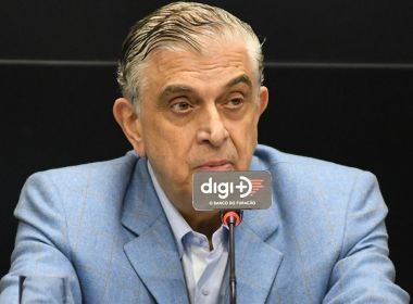 Petraglia detona arbitragem por pênalti contra o Athletico-PR: 'Incompetência ou corrupção'