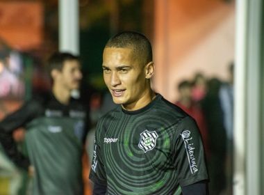 Avaí contrata volante que rescindiu com o Figueirense na Justiça 