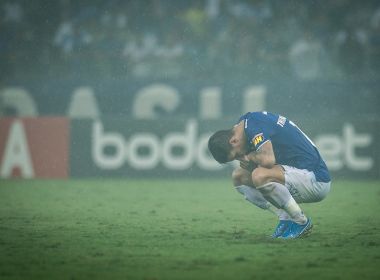 Cruzeiro comunica afastamento de Thiago Neves após meia ser flagrado em show
