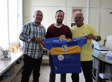 Final do Mundial envolvendo Flamengo faz Colo Colo adiar lançamento de camisa