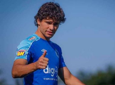 Após pedido de Tiago Nunes por lateral ofensivo, Dodô vira alvo do Corinthians