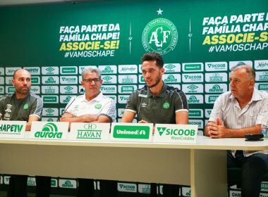 Sobrevivente de desastre aéreo em 2016, Neto assume cargo na Chapecoense