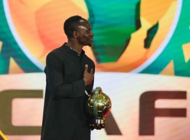 Sadio Mané é eleito melhor jogador africano de 2019; Mahrez e Salah completam pódio