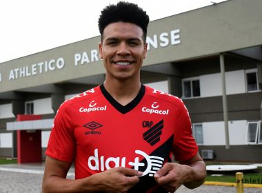 Athletico-PR anuncia contratação de Marquinhos Gabriel usando video-game